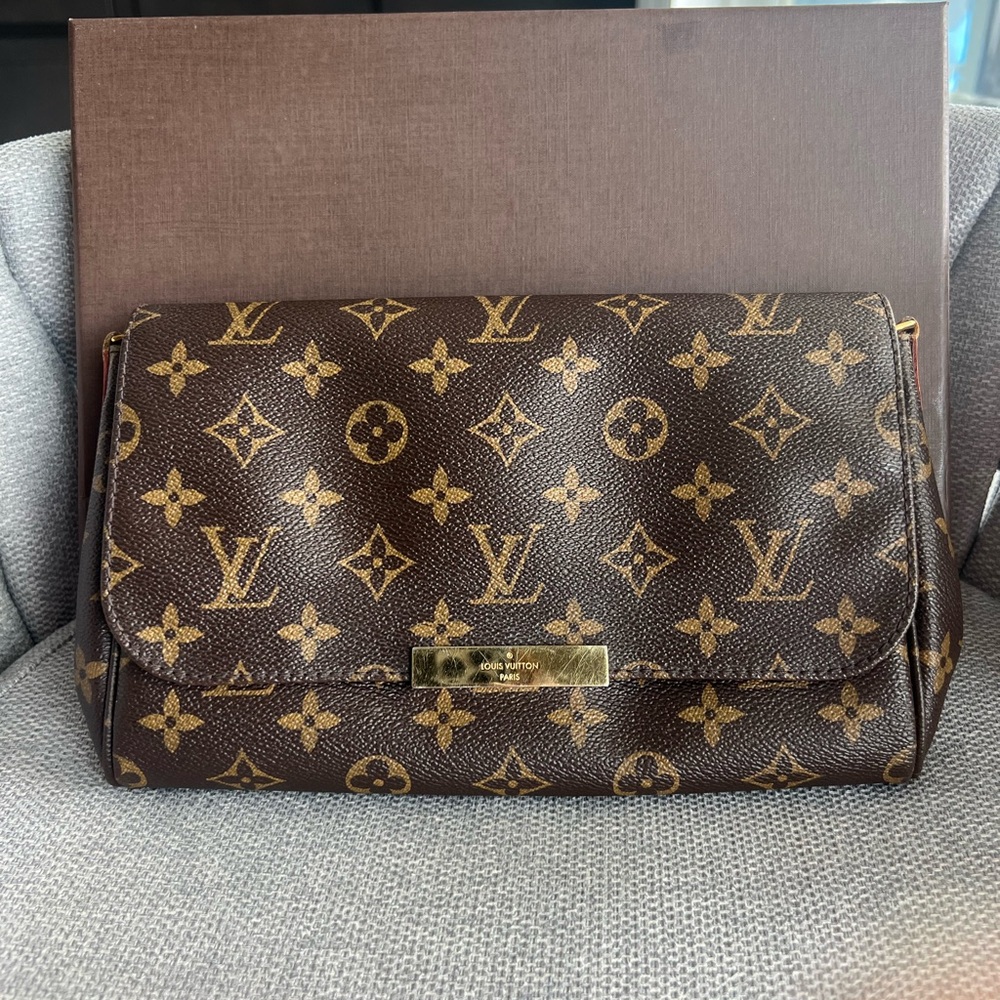 Louis Vuitton Monogram Favorite MM - Picture 2 of 9